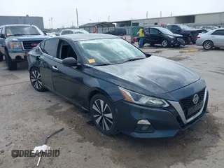 2020 Nissan Altima 2.5 SL with VIN 1N4BL4EV3LC160149, listed as a IAAI auction lot 41774085 with 106,605 mi miles. Bid and sale history available at carsss.com. Image 1.