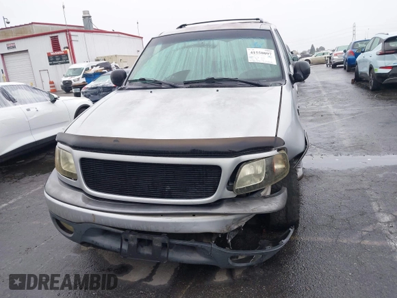 2000 Ford Expedition XLT with VIN 1FMRU1560YLC21781, listed as a IAAI auction lot 41558097 with 218,477 mi miles. Bid and sale history available at carsss.com. Image 12.