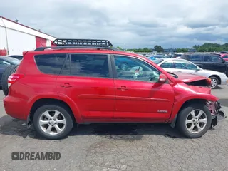 2010 Toyota RAV4 Limited с VIN 2T3DF4DV8AW031104, выставлен на аукционе IAAI как лот 42311535 с пробегом 196 402 миль миль и . История ставок и продаж доступна на DreamBid. Изображение 14.
