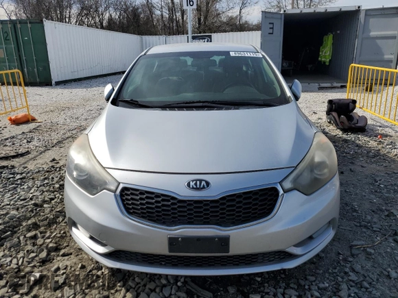 2016 Kia Forte EX z VIN KNAFX4A87G5528162, wystawiony jako Copart lot #49631115 z przebiegiem 134 796 mil mil oraz Szkoda całkowita • Salvage title. Historia ofert i sprzedaży dostępna na DreamBid. Obrazek 5.