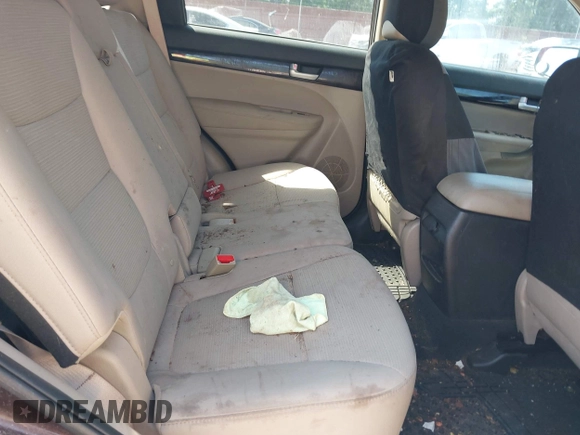 2015 Kia Sorento LX with VIN 5XYKT3A68FG619839, listed as a IAAI auction lot 42049866 with 215,471 mi miles. Bid and sale history available at carsss.com. Image 8.