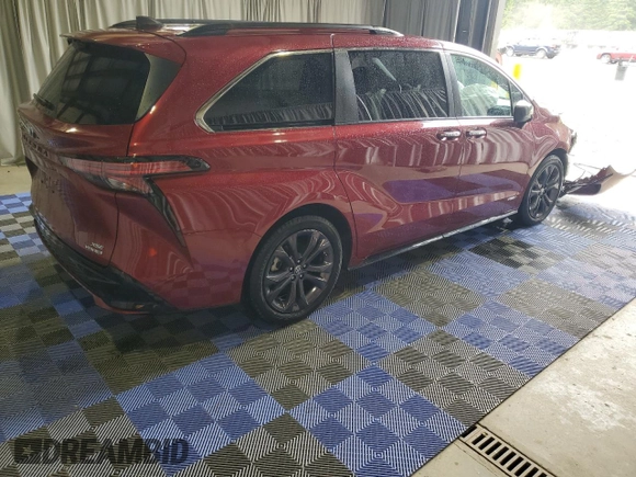 2021 Toyota Sienna XSE with VIN 5TDDRKEC1MS021660, listed as a Copart auction lot 60449624 with 16,194 mi miles and Clean Title. Bid and sale history available at DreamBid. Image 3.
