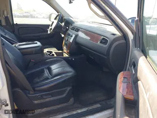 2007 Chevrolet Avalanche LTZ with VIN 3GNEC12J47G173400, listed as a IAAI auction lot 42027376 with 1 mi miles. Bid and sale history available at carsss.com. Image 5.