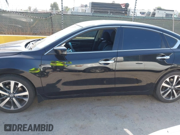 2017 Nissan Altima SV z VIN 1N4AL3AP3HC164982, wystawiony jako IAAI lot #42415869 z przebiegiem 205 081 mil mil oraz . Historia ofert i sprzedaży dostępna na DreamBid. Obrazek 14.