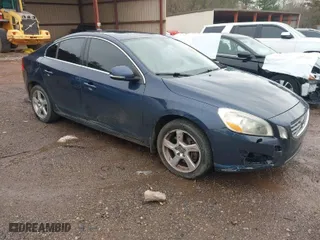 2012 Volvo S60 T5 with VIN YV1622FS9C2129267, listed as a IAAI auction lot 41607512 with 189,212 mi miles. Bid and sale history available at carsss.com. Image 1.