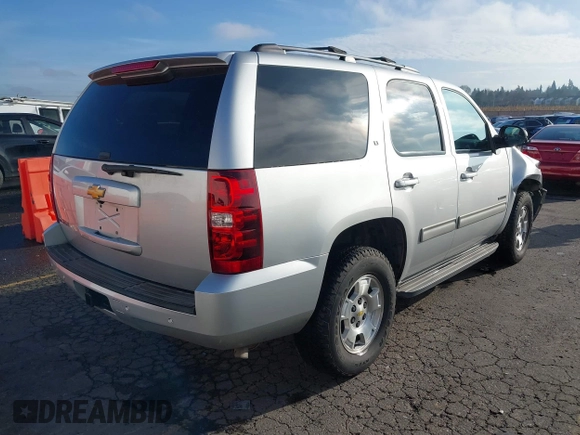 2014 Chevrolet Tahoe LT z VIN 1GNSKBE04ER197644, wystawiony jako IAAI lot #41322255 z przebiegiem 127 142 mil mil oraz . Historia ofert i sprzedaży dostępna na DreamBid. Obrazek 4.