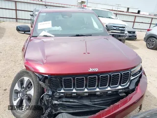 2024 Jeep Grand Cherokee z VIN 1C4RJYB67RC135573, wystawiony jako IAAI lot #42583658 z przebiegiem 21 552 mil mil oraz . Historia ofert i sprzedaży dostępna na DreamBid. Obrazek 13.