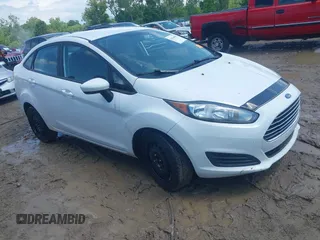 2015 Ford Fiesta S с VIN 3FADP4AJ2FM150621, выставлен на аукционе IAAI как лот 42424609 с пробегом 187 985 миль миль и . История ставок и продаж доступна на DreamBid. Изображение 1.