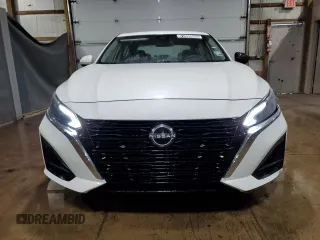 2023 Nissan Altima SV z VIN 1N4BL4DV2PN368115, wystawiony jako Copart lot #61805565 z przebiegiem 54 043 mil mil oraz Czysty tytuł • Clean title. Historia ofert i sprzedaży dostępna na DreamBid. Obrazek 5.