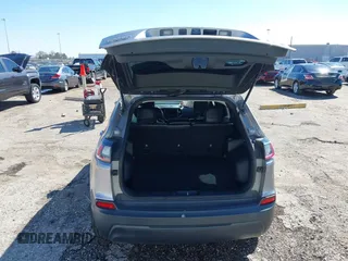 2019 Jeep Cherokee Altitude с VIN 1C4PJMLB3KD194549, выставлен на аукционе IAAI как лот 41650398 с пробегом 103 771 миль миль и . История ставок и продаж доступна на DreamBid. Изображение 18.