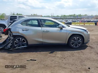 2022 Lexus UX 250h z VIN JTHP9JBHXN2054896, wystawiony jako IAAI lot #42152570 z przebiegiem 35 546 mil mil oraz . Historia ofert i sprzedaży dostępna na DreamBid. Obrazek 13.