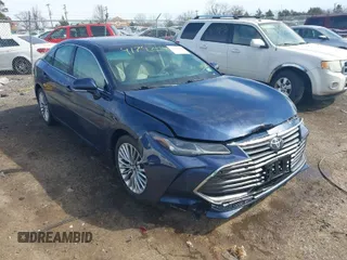 2019 Toyota Avalon XLE with VIN 4T1BZ1FB4KU034320, listed as a IAAI auction lot 41747802 with 73,064 mi miles. Bid and sale history available at carsss.com. Image 1.