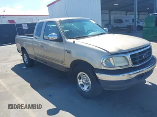 2000 Ford F-150 XL z VIN 1FTRX17L8YNB02069, wystawiony jako IAAI lot #41813272 z przebiegiem 279 042 mil mil oraz . Historia ofert i sprzedaży dostępna na DreamBid. Obrazek 1.