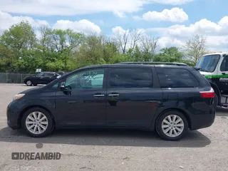2015 Toyota Sienna XLE с VIN 5TDYK3DC0FS578687, выставлен на аукционе IAAI как лот 42205890 с пробегом 260 765 миль миль и . История ставок и продаж доступна на DreamBid. Изображение 14.