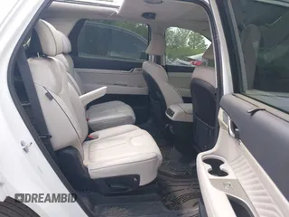 2025 Hyundai Palisade Calligraphy z VIN KM8R74GE8SU828199, wystawiony jako IAAI lot #41939641 z przebiegiem 16 939 mil mil oraz . Historia ofert i sprzedaży dostępna na DreamBid. Obrazek 8.