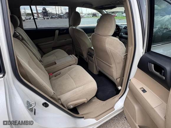 2011 Toyota Highlander with VIN 5TDBK3EH7BS055855, listed as a Copart auction lot 53633125 with 185,222 mi miles and Clean Title. Bid and sale history available at carsss.com. Image 6.