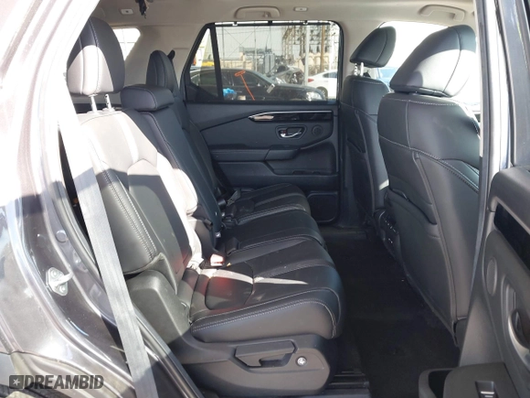 2025 Honda Pilot Touring with VIN 5FNYG2H73SB004351, listed as a IAAI auction lot 41699830 with 6,377 mi miles. Bid and sale history available at carsss.com. Image 8.