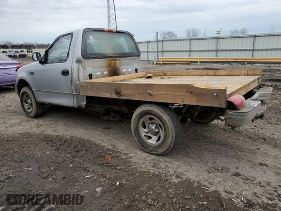 2004 Ford F-150 XL z VIN 2FTRF18274CA75519, wystawiony jako Copart lot #47450395 z przebiegiem 129 099 mil mil oraz Szkoda całkowita • Salvage title. Historia ofert i sprzedaży dostępna na DreamBid. Obrazek 2.