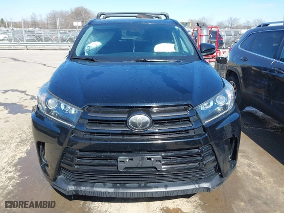 2019 Toyota Highlander SE with VIN 5TDJZRFH1KS970824, listed as a IAAI auction lot 41658366 with 156,543 mi miles. Bid and sale history available at carsss.com. Image 12.