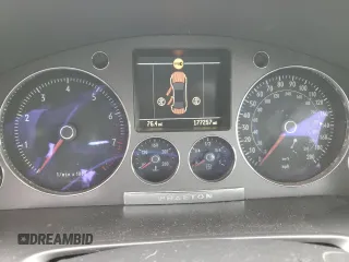 2005 Volkswagen Phaeton z VIN WVWAF03D758003746, wystawiony jako Copart lot #57449525 z przebiegiem 177 257 mil mil oraz Szkoda całkowita • Salvage title. Historia ofert i sprzedaży dostępna na DreamBid. Obrazek 9.