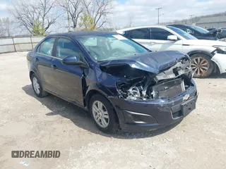 2016 Chevrolet Sonic LT z VIN 1G1JC5SB3G4101181, wystawiony jako IAAI lot #41910663 z przebiegiem 98 018 mil mil oraz . Historia ofert i sprzedaży dostępna na DreamBid. Obrazek 1.