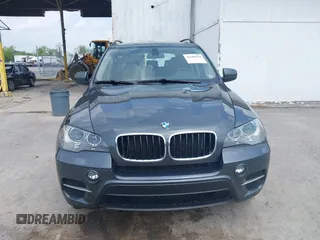 2013 BMW X5 xDrive35i z VIN 5UXZV4C50D0B01294, wystawiony jako IAAI lot #42280518 z przebiegiem 91 804 mil mil oraz . Historia ofert i sprzedaży dostępna na DreamBid. Obrazek 12.
