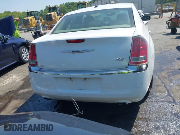 2013 Chrysler 300 z VIN 2C3CCAAG1DH603521, wystawiony jako IAAI lot #42059860 z przebiegiem 155 235 mil mil oraz . Historia ofert i sprzedaży dostępna na DreamBid. Obrazek 17.