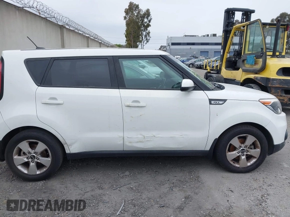 2017 Kia Soul with VIN KNDJN2A26H7447761, listed as a IAAI auction lot 41258586 with 1 mi miles. Bid and sale history available at carsss.com. Image 14.
