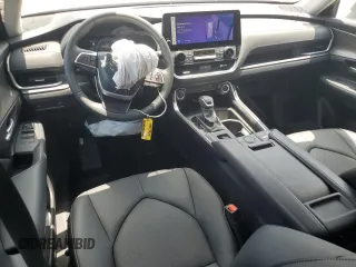 2024 Toyota Highlander XLE z VIN 5TDAAAB52RS047539, wystawiony jako Copart lot #42517925 z przebiegiem 7 614 mil mil oraz Czysty tytuł • Clean title. Historia ofert i sprzedaży dostępna na DreamBid. Obrazek 8.