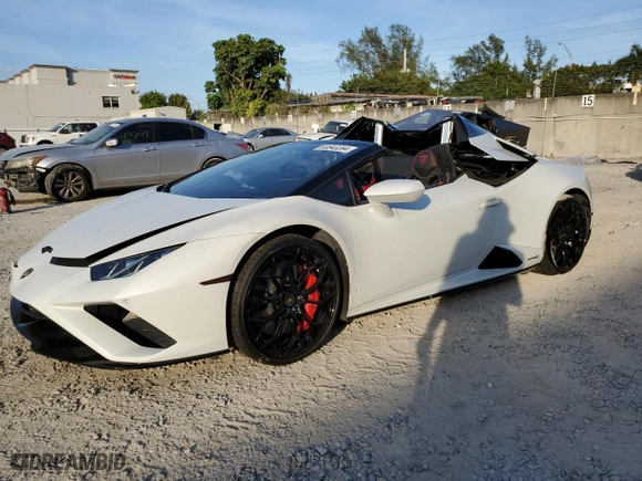 2022 Lamborghini Huracan EVO with VIN ZHWUT5ZF9NLA17926, listed as a Copart auction lot 83543394 with 5,830 mi miles and Salvage Title. Bid and sale history available at carsss.com. Image 1.