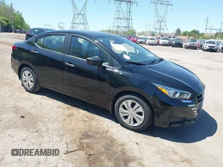 2023 Nissan Versa S z VIN 3N1CN8DV4PL831133, wystawiony jako IAAI lot #42136974 z przebiegiem 50 460 mil mil oraz . Historia ofert i sprzedaży dostępna na DreamBid. Obrazek 1.