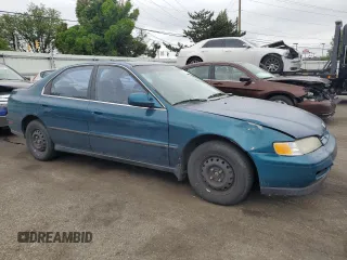 1995 Honda Accord with VIN JHMCD5531SC007105, listed as a Copart auction lot 58059205 with 162,504 mi miles and Salvage title. Bid and sale history available at DreamBid. Image 4.