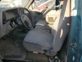 1993 Ford Ranger Splash z VIN 1FTCR10A8PUD15617, wystawiony jako Copart lot #71135104 z przebiegiem 88 764 mil mil oraz Czysty tytuł • Clean title. Historia ofert i sprzedaży dostępna na DreamBid. Obrazek 7.