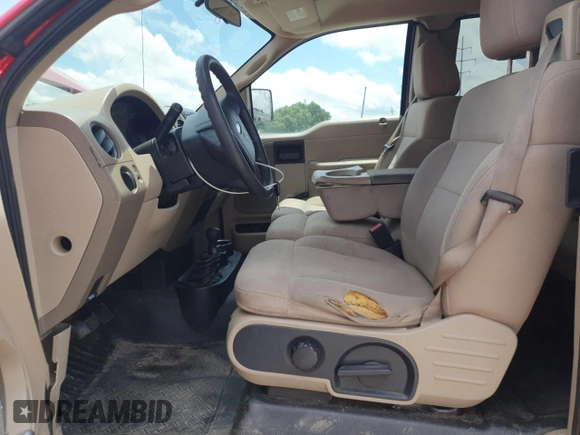 2004 Ford F-150 STX z VIN 1FTRX14W44NB09724, wystawiony jako Copart lot #63908855 z przebiegiem 159 715 mil mil oraz Szkoda całkowita • Salvage title. Historia ofert i sprzedaży dostępna na DreamBid. Obrazek 7.