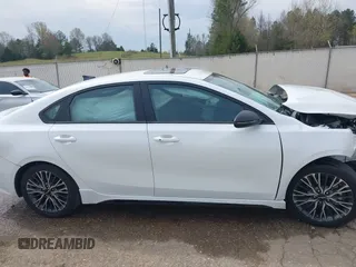 2023 Kia Forte GT-Line z VIN 3KPF54AD7PE683899, wystawiony jako IAAI lot #41902601 z przebiegiem 13 859 mil mil oraz . Historia ofert i sprzedaży dostępna na DreamBid. Obrazek 13.