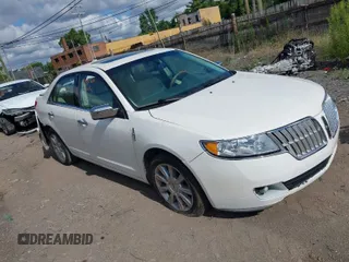 2010 Lincoln MKZ with VIN 3LNHL2GC6AR753891, listed as a IAAI auction lot 39901809 with 152,007 mi miles. Bid and sale history available at carsss.com. Image 1.