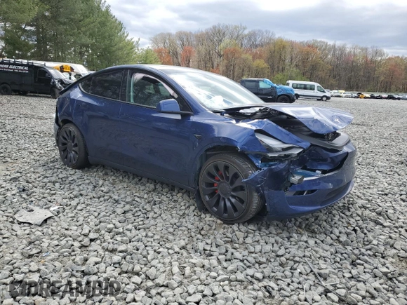 2024 Tesla Model Y Performance z VIN 7SAYGDEF6RA268195, wystawiony jako Copart lot #53211075 z przebiegiem Nie podano mil oraz Szkoda całkowita • Salvage title. Historia ofert i sprzedaży dostępna na DreamBid. Obrazek 4.
