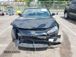 2017 Toyota 86 z VIN JF1ZNAA18H9701713, wystawiony jako IAAI lot #42285272 z przebiegiem 34 829 mil mil oraz . Historia ofert i sprzedaży dostępna na DreamBid. Obrazek 12.
