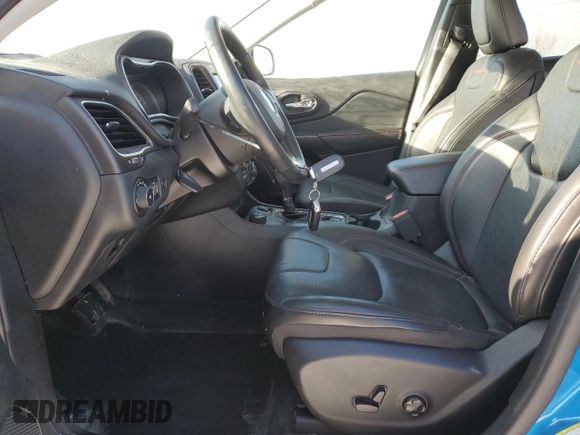 2019 Jeep Cherokee Trailhawk Elite with VIN 1C4PJMBX8KD433221, listed as a Copart auction lot 48699175 with 75,211 mi miles and Clean Title. Bid and sale history available at carsss.com. Image 7.