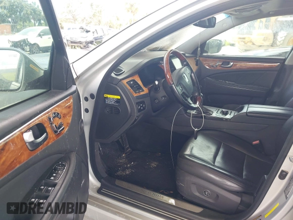 2014 Hyundai Equus Signature with VIN KMHGH4JH4EU073743, listed as a IAAI auction lot 42620941 with Not provided miles and . Bid and sale history available at DreamBid. Image 5.