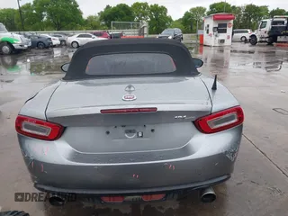 2017 FIAT 124 Spider Lusso z VIN JC1NFAEK2H0130052, wystawiony jako IAAI lot #41910271 z przebiegiem 89 404 mil mil oraz . Historia ofert i sprzedaży dostępna na DreamBid. Obrazek 17.