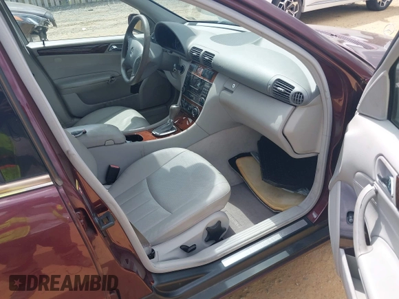 2006 Mercedes-Benz C 280 Luxury z VIN WDBRF92H66F768910, wystawiony jako IAAI lot #42352590 z przebiegiem Nie podano mil oraz . Historia ofert i sprzedaży dostępna na DreamBid. Obrazek 5.