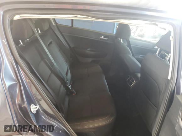 2020 Kia Sportage LX z VIN KNDPMCAC8L7728450, wystawiony jako Copart lot #71720654 z przebiegiem 55 977 mil mil oraz Szkoda całkowita • Salvage title. Historia ofert i sprzedaży dostępna na DreamBid. Obrazek 11.