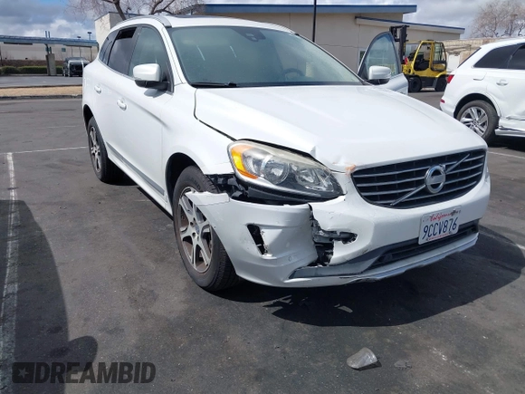 2014 Volvo XC60 R-Design Premier Plus z VIN YV4902DZ5E2554526, wystawiony jako IAAI lot #41764512 z przebiegiem 129 230 mil mil oraz . Historia ofert i sprzedaży dostępna na DreamBid. Obrazek 6.
