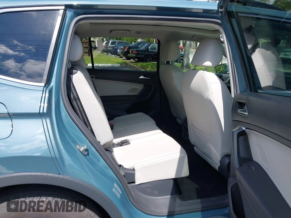 2019 Volkswagen Tiguan SE with VIN 3VV3B7AX8KM171057, listed as a IAAI auction lot 42209509 with 99,437 mi miles and . Bid and sale history available at DreamBid. Image 8.