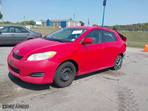2010 Toyota Matrix with VIN 2T1KU4EE2AC401744, listed as a IAAI auction lot 40322815 with 153,407 mi miles. Bid and sale history available at carsss.com. Image 2.