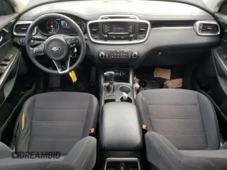 2018 Kia Sorento LX z VIN 5XYPG4A31JG345348, wystawiony jako Copart lot #55413455 z przebiegiem 64 868 mil mil oraz Szkoda całkowita • Salvage title. Historia ofert i sprzedaży dostępna na DreamBid. Obrazek 8.