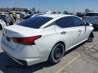 2019 Nissan Altima S z VIN 1N4BL4BV8KC122421, wystawiony jako IAAI lot #42215166 z przebiegiem Nie podano mil oraz . Historia ofert i sprzedaży dostępna na DreamBid. Obrazek 4.