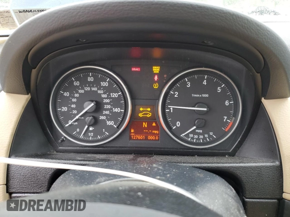 2014 BMW X1 xDrive28i z VIN WBAVL1C55EVY20446, wystawiony jako Copart lot #58672355 z przebiegiem 127 601 mil mil oraz Czysty tytuł • Clean title. Historia ofert i sprzedaży dostępna na DreamBid. Obrazek 9.