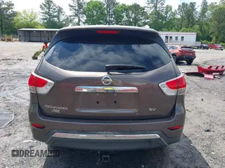 2015 Nissan Pathfinder SV z VIN 5N1AR2MN0FC704228, wystawiony jako IAAI lot #42248054 z przebiegiem 144 106 mil mil oraz . Historia ofert i sprzedaży dostępna na DreamBid. Obrazek 16.